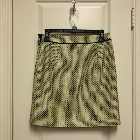 Banana Republic Tweed Pencil Skirt - Picture 2 of 4